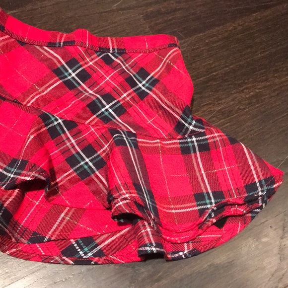 8/$25 H&M Red Plaid Skirt with Gold Thread - Picture 3 of 9
